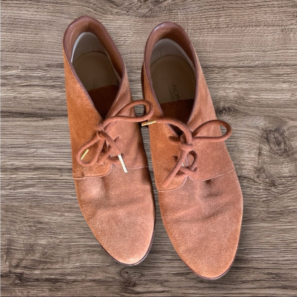 Michael Kors tan suede shoes size 7 lace ups